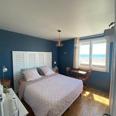 Chambre D'Hotes "Lumiere Du Cap" Vue Mer Barneville-Carteret Bagian luar foto